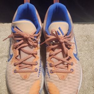 Nike Giannis antetokounmpo Men's Athletic shoes size 9